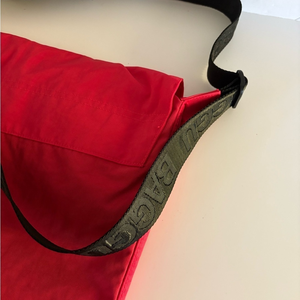 NWT BAGGU Nylon Messenger Bag - Picture 13 of 13